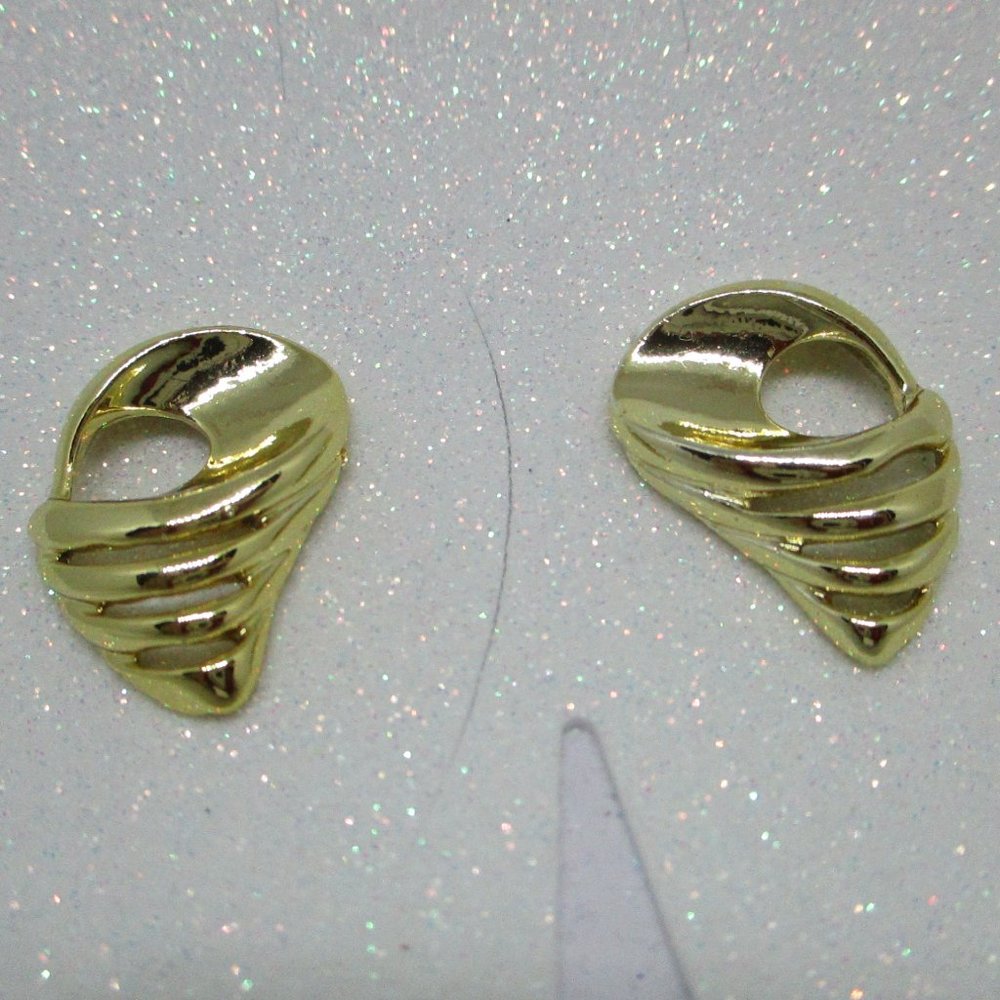 Seashell Pierced Earrings Gold Tone Metal